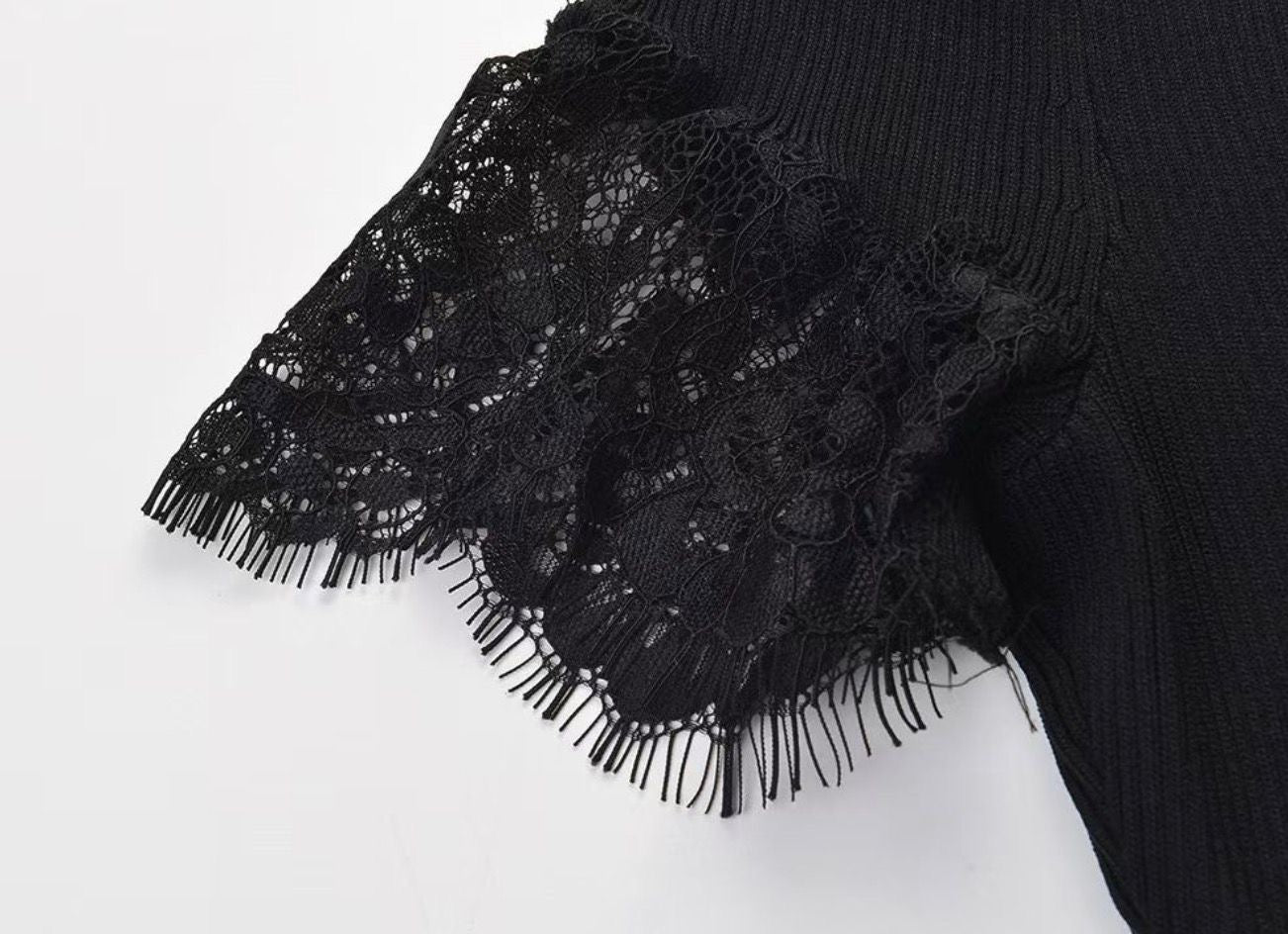 Élégance Lace Dress