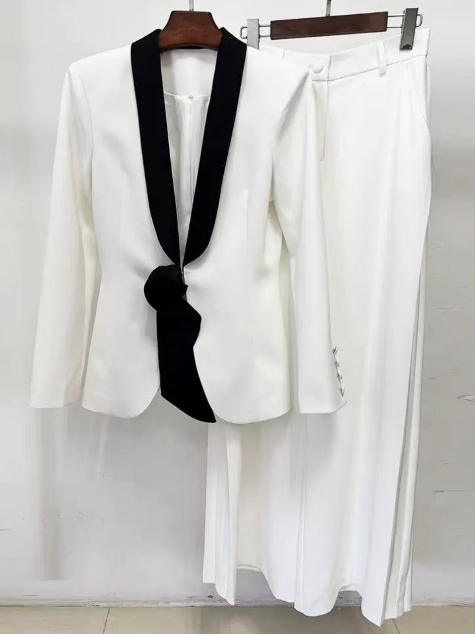 Rosetta Noir Power Suit Set