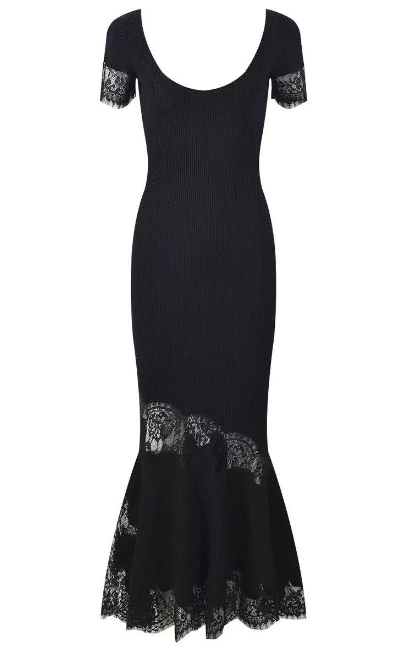 Élégance Lace Dress